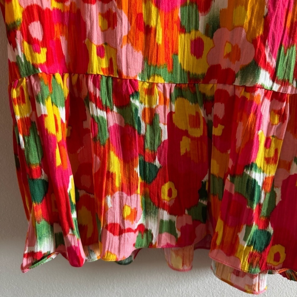 Tuckernuck Pomander Place Magnolia Watercolor Carlota Blouse Top size Medium - Picture 10 of 11